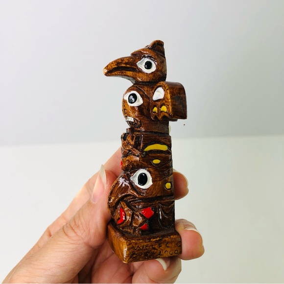 Edmund Wolf, Jr. Resin Reproduction of Original Canadian Totem Pole 3.2" high - Picture 4 of 7